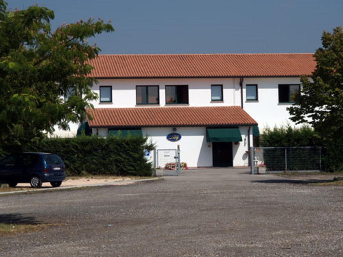 Hotel Lory Ficarolo Екстер'єр фото