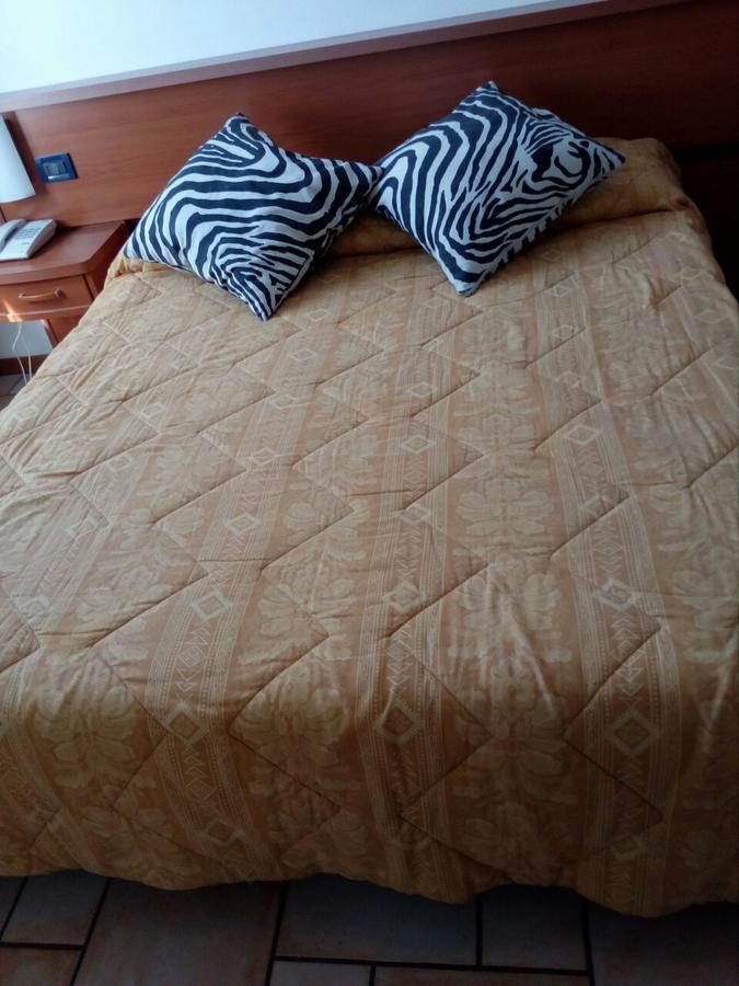 Hotel Lory Ficarolo Екстер'єр фото