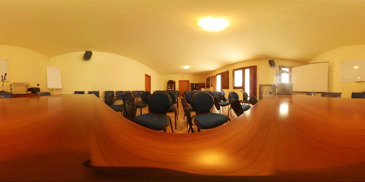 Hotel Lory Ficarolo Екстер'єр фото